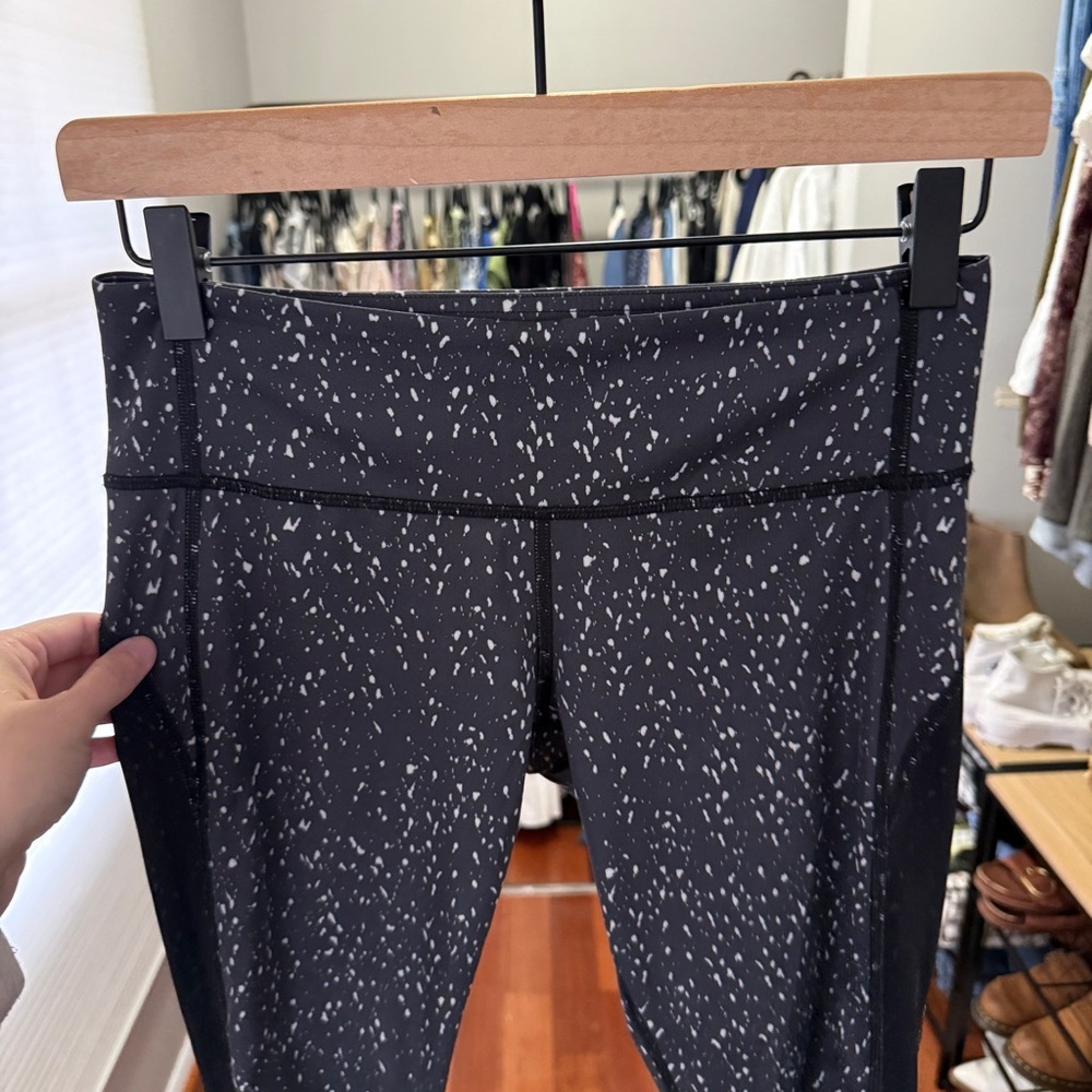 Lululemon Rebel Runner | Size 4 | **FULL LENGTH - Picture 3 of 9